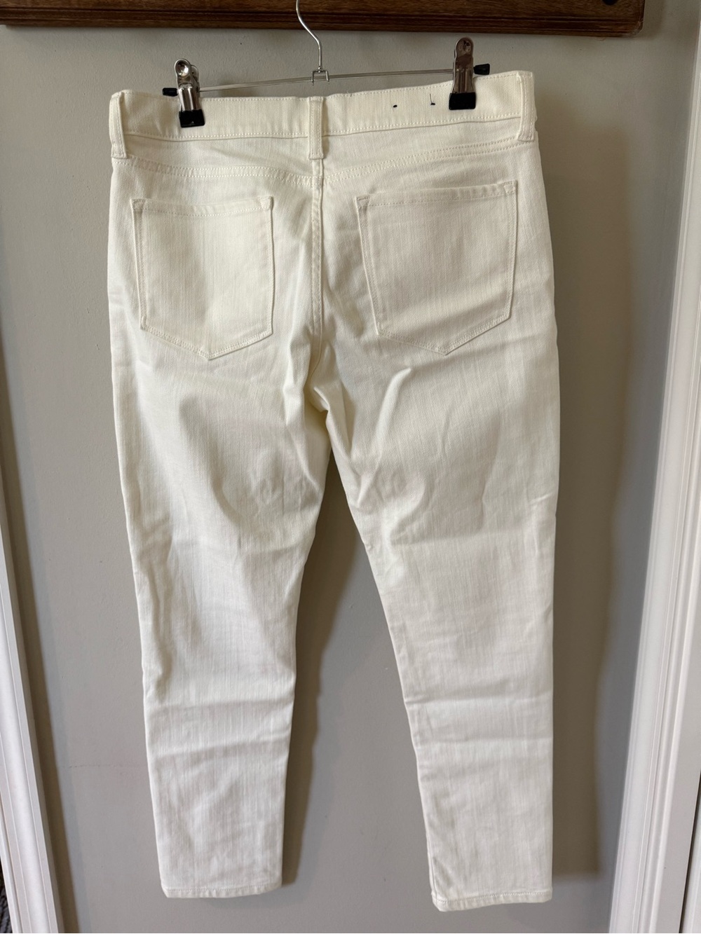 Banana Republic Women's Cream Skinny Jeans - Picture 3 of 3
